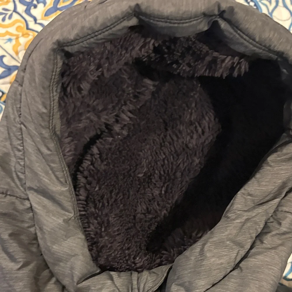 The North Face Men's Black and Gray Puffer Jacket - Picture 2 of 4